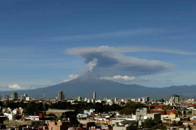 Popocatepetl Yanardagi'nda 3 Patlama