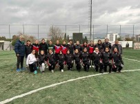Zafer Sporlu 25 Kadin Futbolcu Milli Takim Seçmelerine Katildi