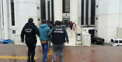 Balıkesir'de uyuşturucu operasyonu: 5 zehir taciri tutuklandı