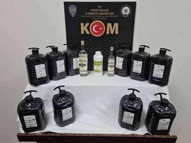 Kaçak Içki Ve Içki Yapiminda Kullanilan Malzeme Ele Geçirildi