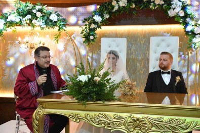 Ortahisar'da Geçtigimiz Yil 2 Bin 165 Çift Evlendi
