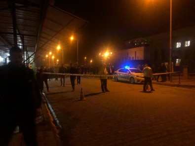 Taziyeden Dönen Araca Çapraz Ates Açildi Açiklamasi 2 Ölü, 5 Yarali