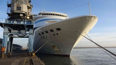 Trabzon Limani Tarihinde Ilk Kez Kis Mevsiminde Kurvaziyer Gemiyi Agirliyor