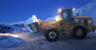 Yüksek Kesimlerde Karla Mücadele Devam Ediyor