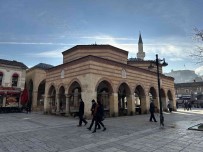 Kastamonu'da 517 Yillik Tarihi Cami Tadilat Için Ibadete Kapatiliyor