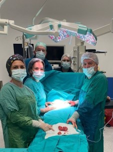 Mesanesinden 5 Santimetrelik Tas Çikarildi