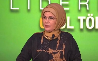 Sürdürülebilir Yüzyıl Zirvesi'nde konuşan Emine Erdoğan: Sıfır Atık projesi gücünü milletimizden alıyor