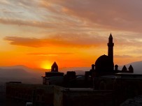 Tarihi Ishak Pasa Sarayi, 295 Bin Ziyaretçiyle Tüm Zamanlarin Ziyaretçi Rekorunu Kirdi