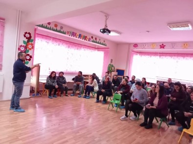Aile Okulu Seminerleri Ile 3 Bin Kisiye Ulasildi