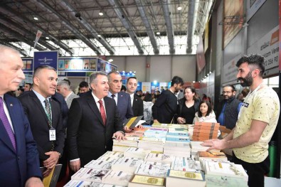 Çukurova Kitap Fuari Açildi