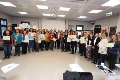 Efes Tarlasi Yasam Köyü'nde Kadin Girisimcilere Egitim