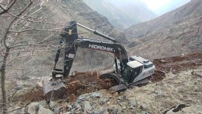 Engelli Kardesler Için 2,5 Kilometrelik Yol Çalismasi