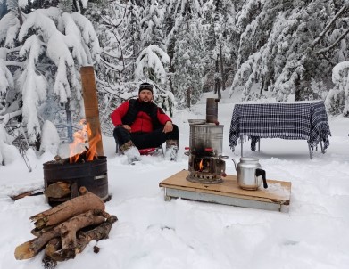 Ulus Dagi'na Yagan Kar, Vatandaslari Zirvede Bulusturdu