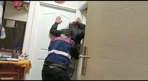 Hepsi tek tek yakalandı: Sosyal medyadaki müşterilerine satıyorlardı