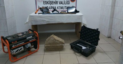 Kaçak 'define' kazısına suçüstü: 5 gözaltı