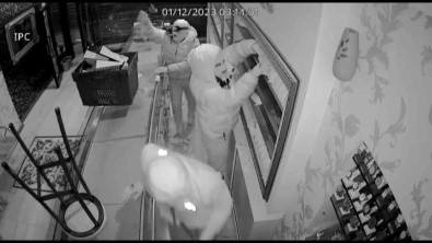 Pendik'te 10 Milyonluk Vurgun Açiklamasi Kuyumcuyu Bosalttilar