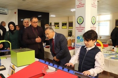 Aydin'da Hazirlanan 91 Istasyonlu Matematik Müzesi Rize'de Görücüye Çikti