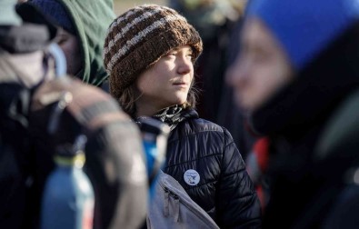 Çevre Aktivisti Greta Thunberg Maden Bölgesinden Yaka Paça Uzaklastirildi
