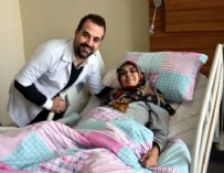 Karnını kaplayan kitle, operasyonla çıkartıldı. Karnından çıkanı görünce gözlerine inanamadı.