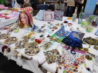 Kadinlar El Emegini Kazanca Dönüstürüyor