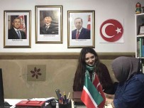 (ÖZEL) Tek Basina 7 Yilda Farkli Ülkelerden 4 Bin 500 Ögrenciye Türkçe Ögretti