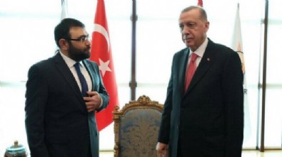 Tunç Soyer'i eleştirdiği için görevden alınan Saadet Partisi eski Eyüpsultan İlçe Başkanı Emre Ustaosmanoğlu AK Parti'ye katıldı