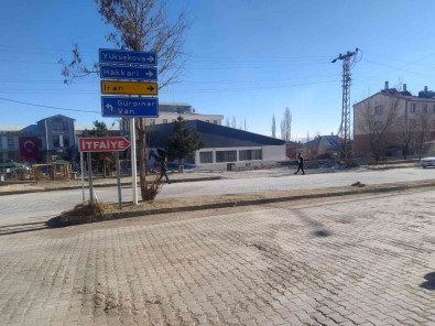 Türkiye-Iran Sinirinda 5.7 Büyüklügünde Deprem