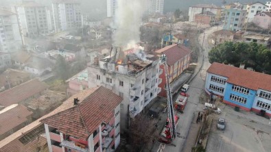 Binanin Çatisinda Patlama Açiklamasi Patlama Sonrasi Çati Alev Topuna Döndü