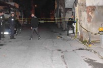 Izmir'de Silahli Saldiriya Ugrayan Genç Agir Yaralandi