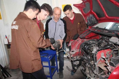 Ögrenciler Üretiyor, Türkiye Kazaniyor