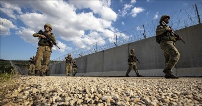 Yunanistan'ın Türkiye'ye göndermeye çalıştığı 22 kişiye müdahale edildi