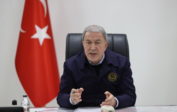 Bakan Akar dünyanın ilk SİHA gemisi ANADOLU'yu inceledi