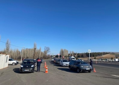 Jandarma Ekiplerinden Yilbasi Denetimi