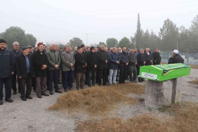 Tasova'da Ölü Bulunan Kayip Yasli Kadin Defnedildi