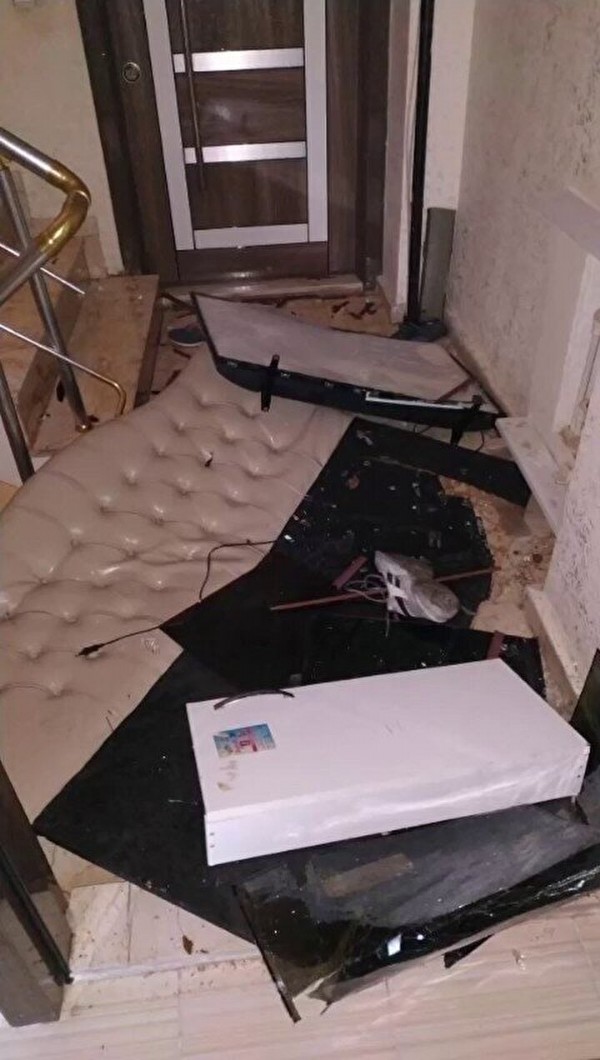 Esenyurt’ta kiracı dehşeti: Ev sahibinin evini bıçakla basıp ortalığı birbirine kattı