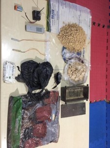 Afrin'de Topraga Gömülü Halde 1.6 Kg C4 Ve 1.5 Kg TNT Ile Hazirlanan EYP Ele Geçirildi