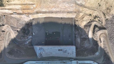 Aydin'da Sariçay Baraji Yükseliyor