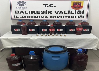 Ayvalik'ta Jandarma Kaçak Içkiye Geçit Vermiyor