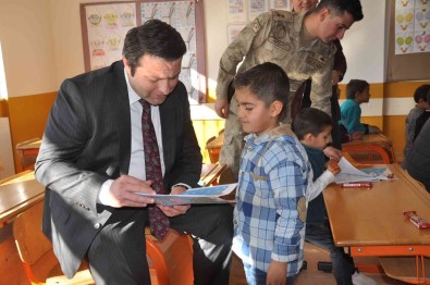 Bulanik'ta 22 Bin 500 Ögrenci Karne Aldi