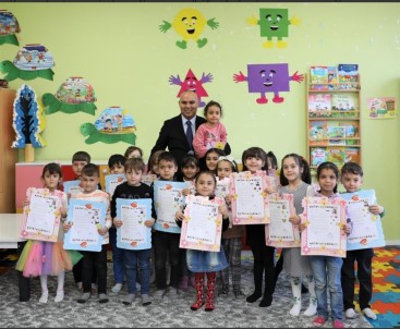 Nigde'de 73 Bin Ögrenci Ara Tatile Girdi