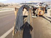 Sinop'ta Traktör Devrildi Açiklamasi 2 Yarali