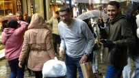 Taksim'e Aksam Saatlerinde Yagmur Sürprizi