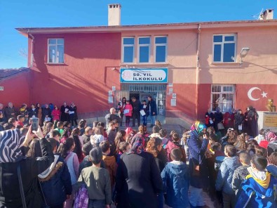 Tomarza'da Ögrencilerin Karne Heyecani