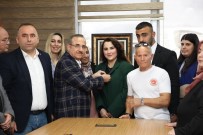 AK Partili Sürekli'den 6'Li Masaya Adaylik Göndermesi