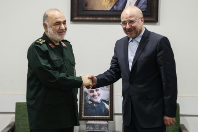 Iran Devrim Muhafizlari Komutani Selami Açiklamasi 'Avrupa Geçmisteki Hatalarini Tekrarlarsa Sonuçlarina Katlanir'