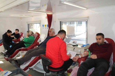 Mahalleli 'Can' Olmak Için Seferber Oldu