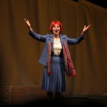 Merkezefendi'de 'Ben Türkan Saylan' Gösterisi Ayakta Alkislandi