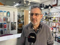 Ümraniye'de Çocuk Hirsizin Telefon Çaldigi Anlar Kameraya Yansidi