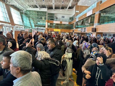 Yari Yil Tatilini Kutsal Topraklarda Geçirecekler Açiklamasi 150 Kisilik Kafile Dualarla Ugurlandi