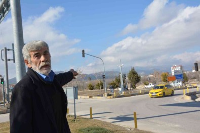 Acili Baba, Oglunu Kaybettigi Kazada Sürücünün Serbest Birakilmasina Isyan Etti